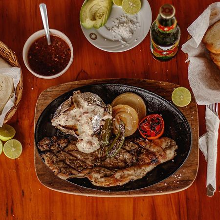 Hotel Tres Santos トロンコネス エクステリア 写真